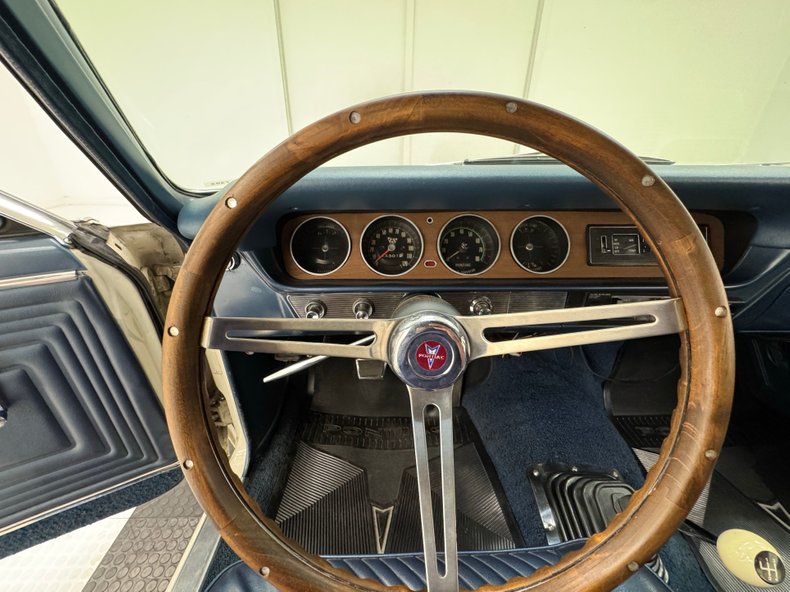 Unknown-Gto-1965-Cameo-White-Dark-Blue-27