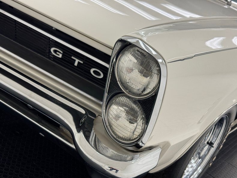 Unknown-Gto-1965-Cameo-White-Dark-Blue-35
