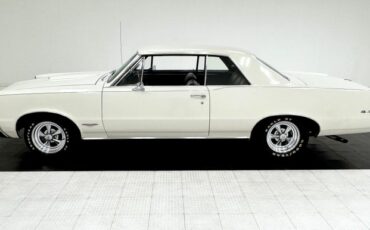 Unknown-Gto-1965-Cameo-White-Dark-Blue