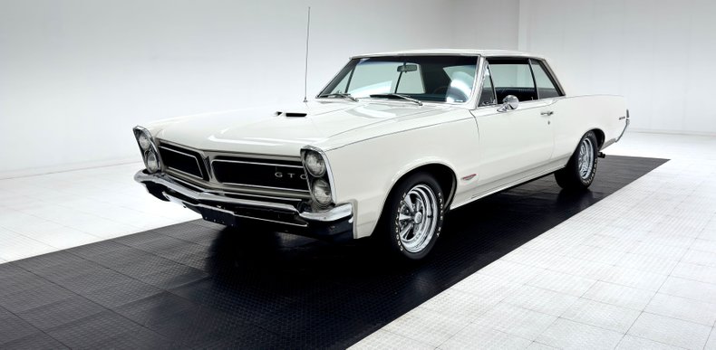 Unknown-Gto-1965-Cameo-White-Dark-Blue-42