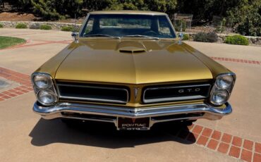 Unknown-Gto-1965-Capri-Gold-Black-11