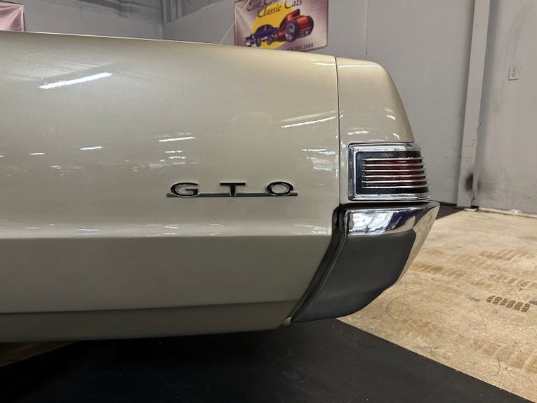 Unknown-Gto-1965-Capri-Gold-Gold-13