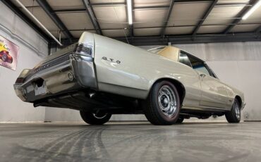 Unknown-Gto-1965-Capri-Gold-Gold-32