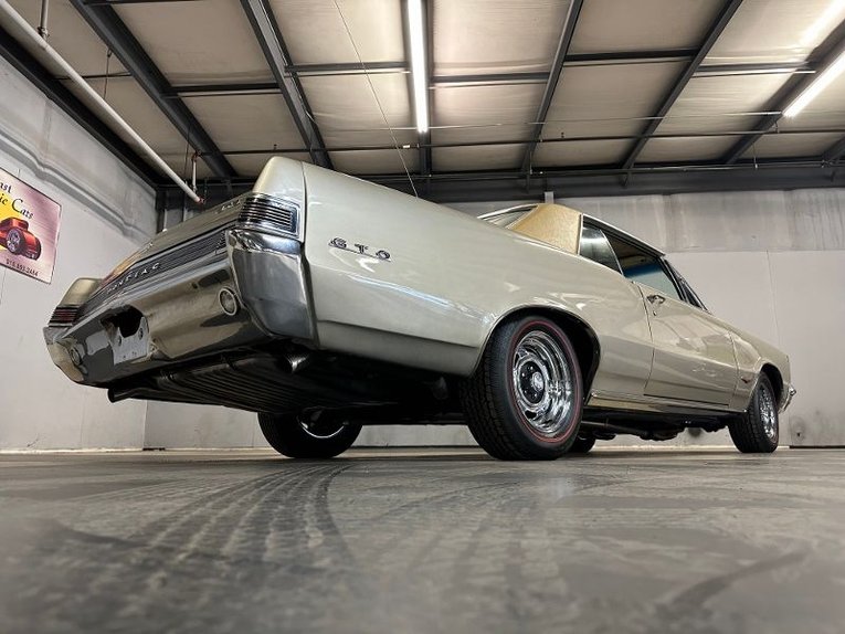 Unknown-Gto-1965-Capri-Gold-Gold-32