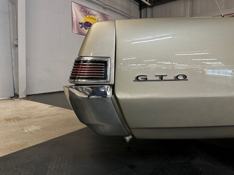 Unknown-Gto-1965-Capri-Gold-Gold-33