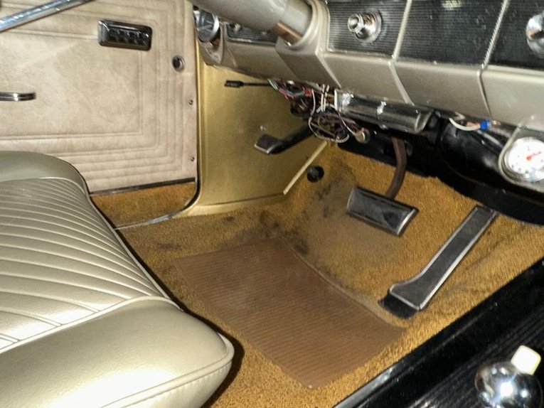 Unknown-Gto-1965-Capri-Gold-Gold-38