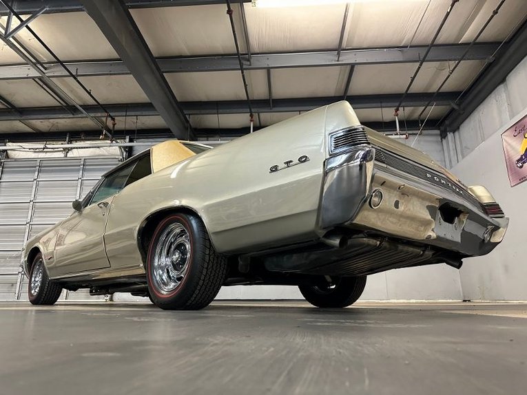 Unknown-Gto-1965-Capri-Gold-Gold-7