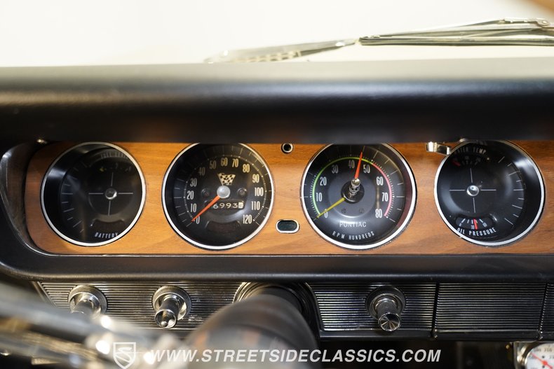 Unknown-Gto-1965-Capri-gold-Black-14