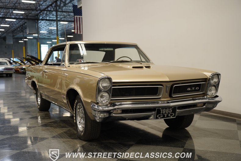 Unknown-Gto-1965-Capri-gold-Black-28