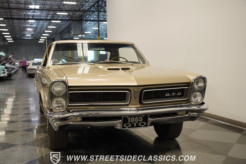Unknown-Gto-1965-Capri-gold-Black-29