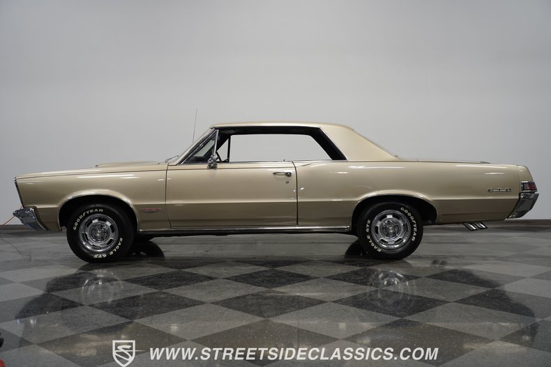 Unknown-Gto-1965-Capri-gold-Black-4