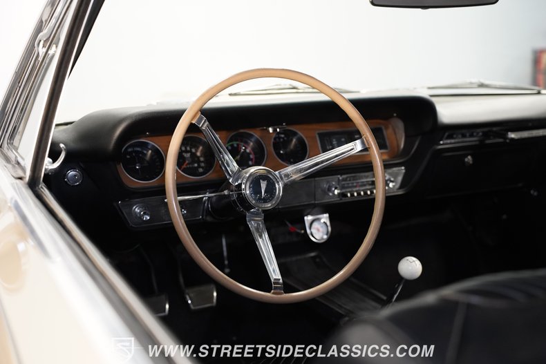 Unknown-Gto-1965-Capri-gold-Black-43