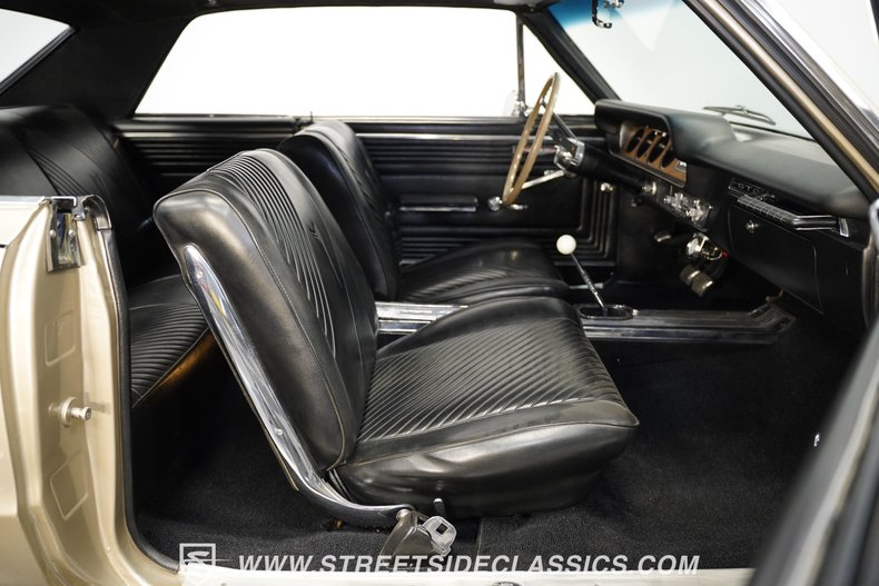 Unknown-Gto-1965-Capri-gold-Black-48