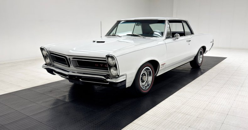 Unknown-Gto-1965-Ermine-White-Blue-10
