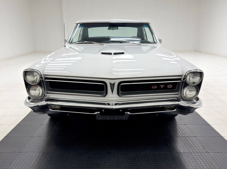 Unknown-Gto-1965-Ermine-White-Blue-16