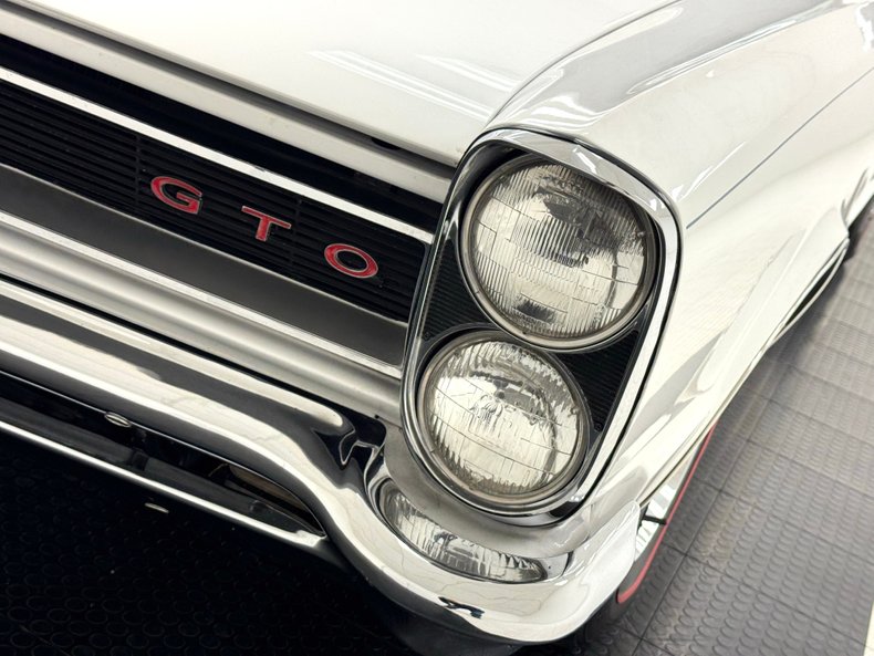 Unknown-Gto-1965-Ermine-White-Blue-17