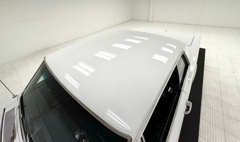 Unknown-Gto-1965-Ermine-White-Blue-22