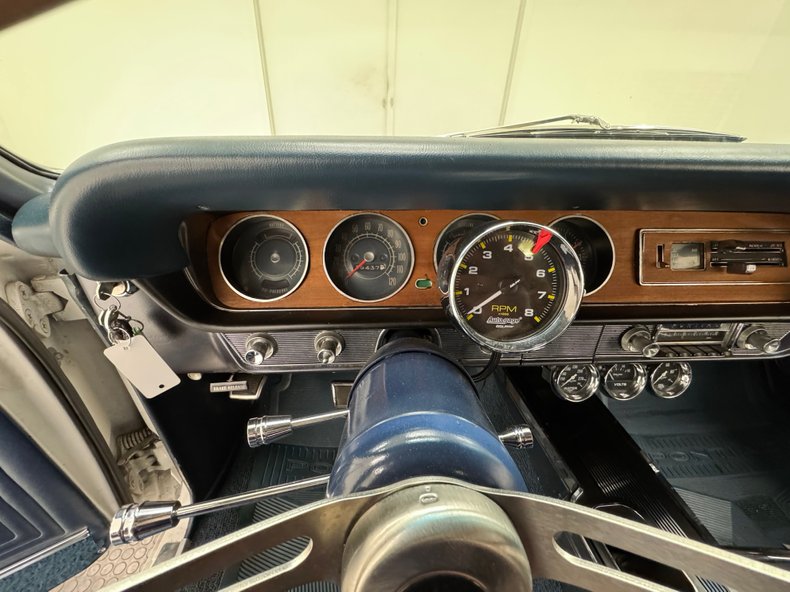 Unknown-Gto-1965-Ermine-White-Blue-44