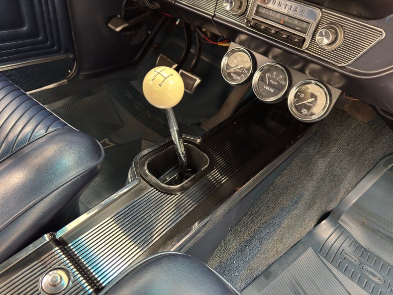 Unknown-Gto-1965-Ermine-White-Blue-48