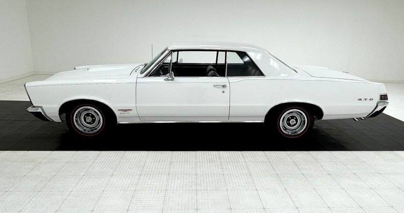 Unknown-Gto-1965-Ermine-White-Blue