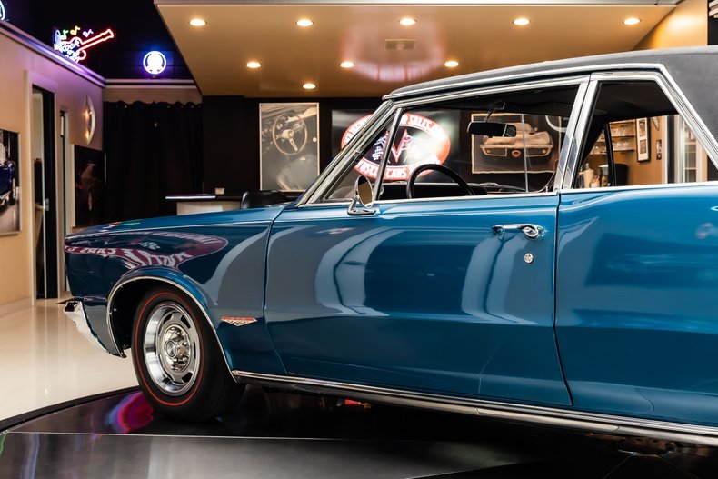 Unknown-Gto-1965-Teal-Turquoise-Black-16