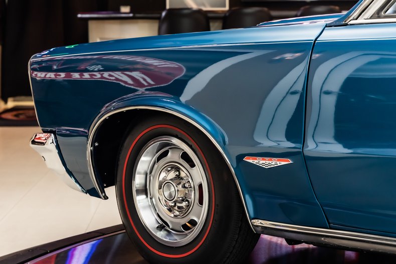 Unknown-Gto-1965-Teal-Turquoise-Black-17