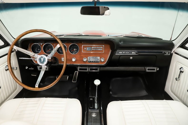 Unknown-Gto-1966-Montero-Red-White-25