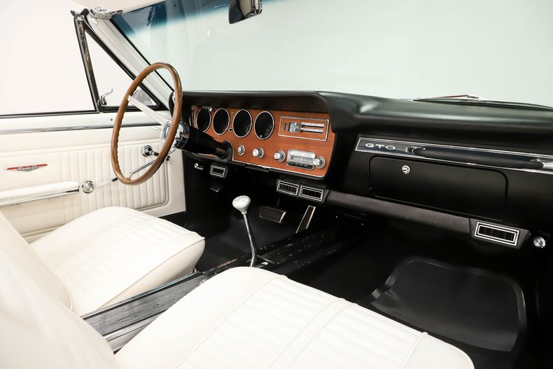 Unknown-Gto-1966-Montero-Red-White-37