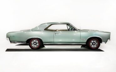 Unknown-Gto-1966-Palmetto-Green-Pearl-White-10