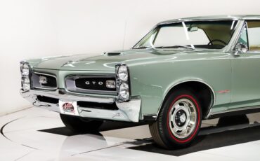 Unknown-Gto-1966-Palmetto-Green-Pearl-White-24
