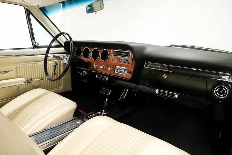 Unknown-Gto-1966-Palmetto-Green-Pearl-White-27