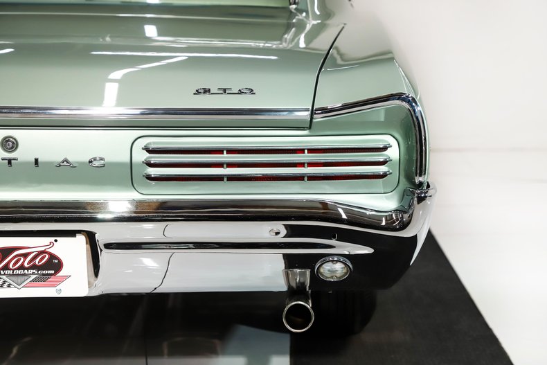 Unknown-Gto-1966-Palmetto-Green-Pearl-White-35