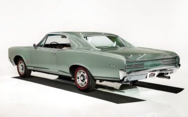 Unknown-Gto-1966-Palmetto-Green-Pearl-White-39
