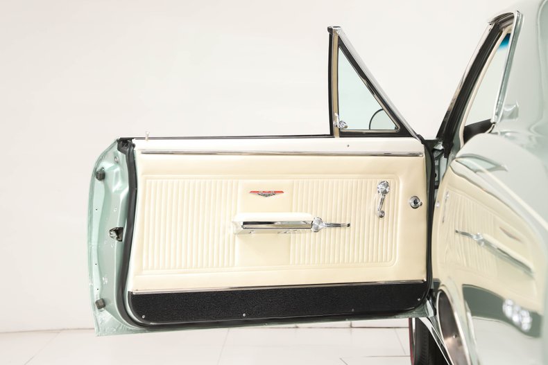 Unknown-Gto-1966-Palmetto-Green-Pearl-White-40