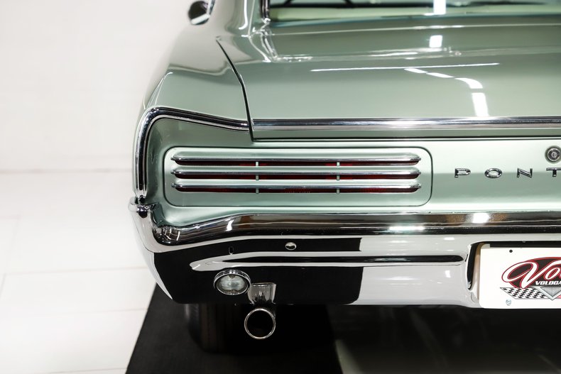 Unknown-Gto-1966-Palmetto-Green-Pearl-White-45