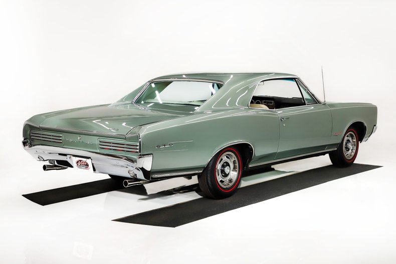 Unknown-Gto-1966-Palmetto-Green-Pearl-White-6