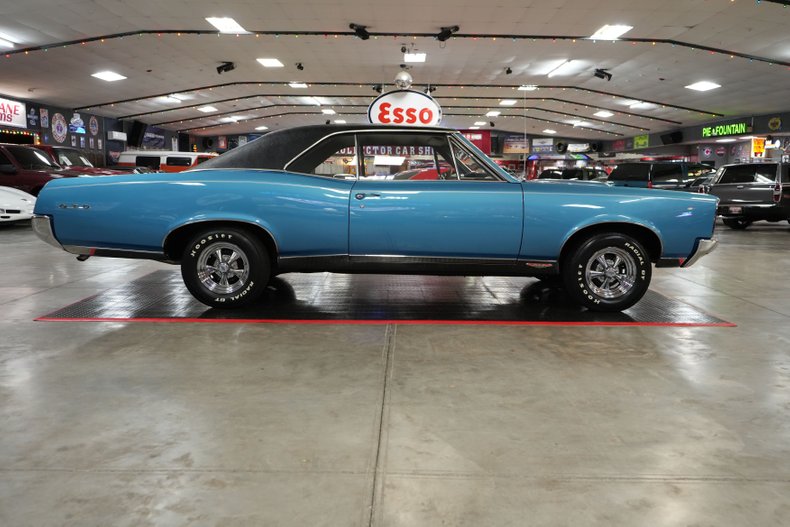 Unknown-Gto-1967-Blue-24