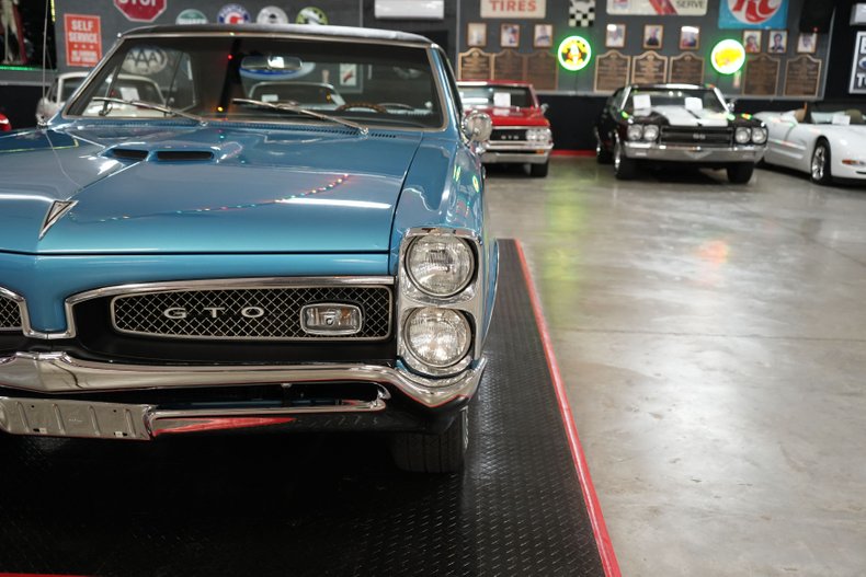 Unknown-Gto-1967-Blue-27