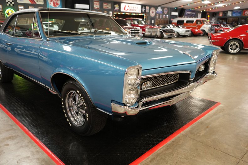 Unknown-Gto-1967-Blue-29