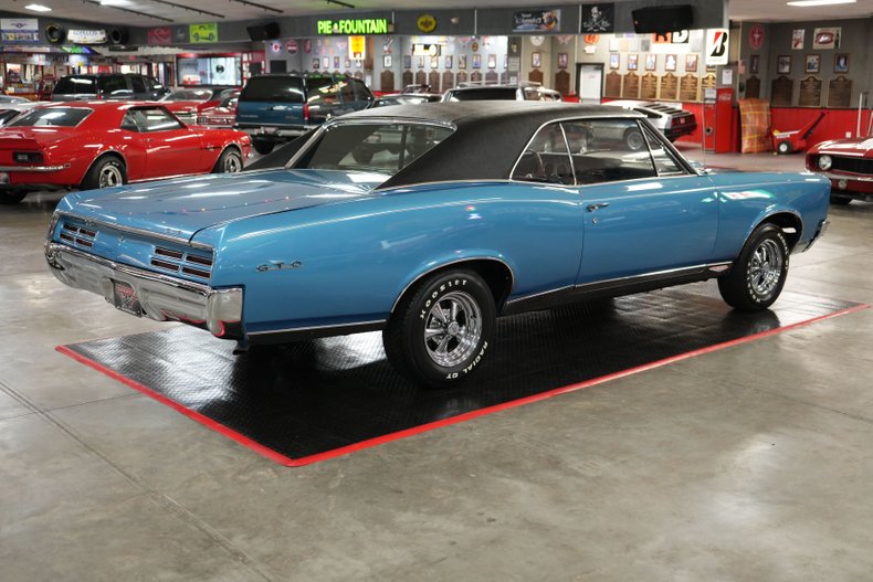 Unknown-Gto-1967-Blue-5