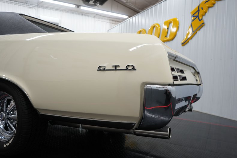Unknown-Gto-1967-Cameo-Ivory-Red-16