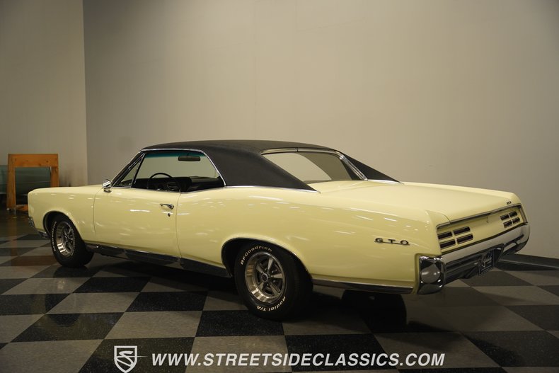 Unknown-Gto-1967-Cream-Black-11