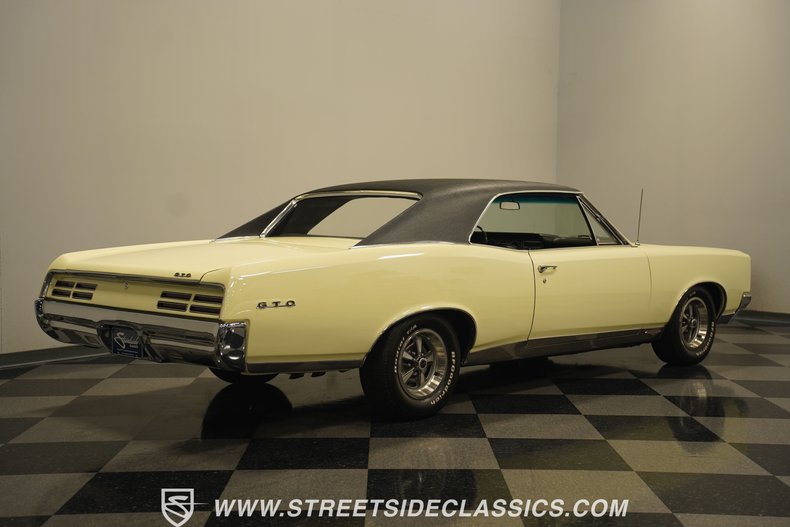Unknown-Gto-1967-Cream-Black-15