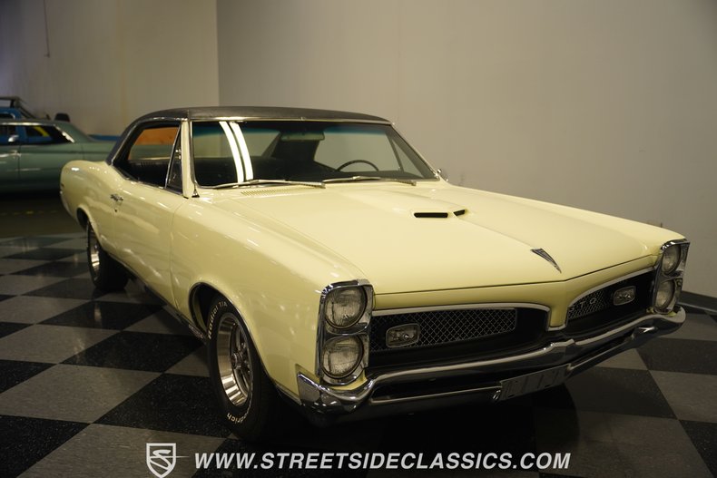 Unknown-Gto-1967-Cream-Black-18