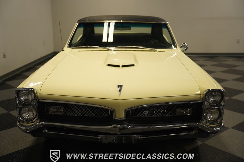 Unknown-Gto-1967-Cream-Black-19