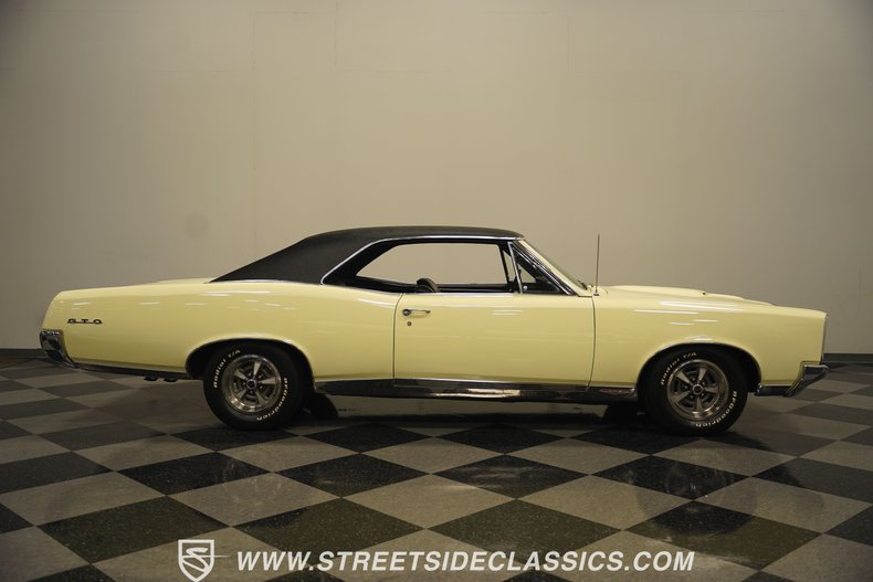 Unknown-Gto-1967-Cream-Black-2