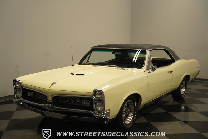 Unknown-Gto-1967-Cream-Black-20