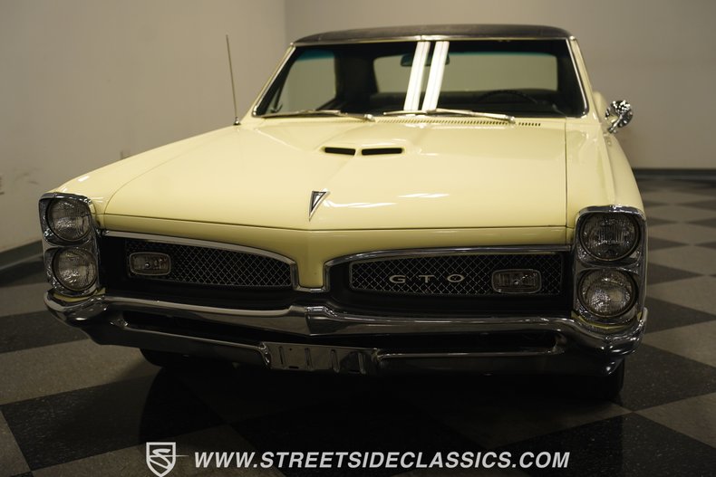 Unknown-Gto-1967-Cream-Black-21
