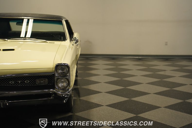 Unknown-Gto-1967-Cream-Black-22
