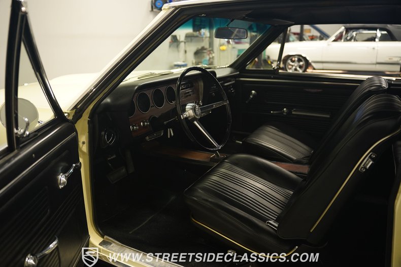 Unknown-Gto-1967-Cream-Black-4
